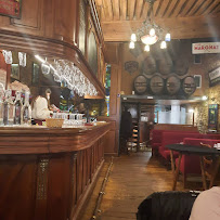 Atmosphère du Restaurant La Mère Maquerelle Bouchon Lyonnais - n°13