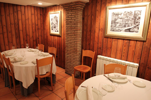 Café Iruña - Colón de Larreátegui Kalea, 13, 48001 Bilbo, Bizkaia, España