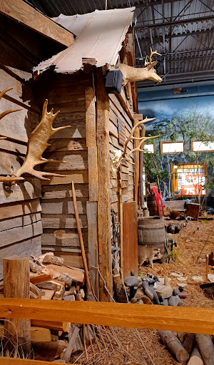 Sporting Goods Store «Bass Pro Shops», reviews and photos, 4500 Baldwin Rd, Auburn Hills, MI 48326, USA