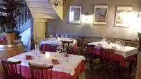 Atmosphère du AUBERGE DU VAL DE RANCE (restaurant) à Saint-Samson-sur-Rance - n°6