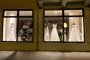 Puntosposa - Die Braut im Mittelpunkt | Top Brautkleider im Saarland & Umgebung image