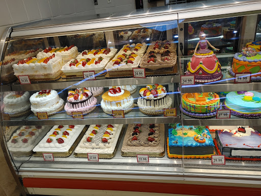 Shopping Mall «La Sierra Plaza Shopping Center», reviews and photos, La Sierra Ave, Riverside, CA 92505, USA