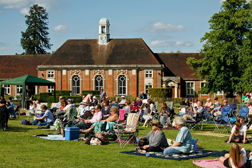 Leighton Park School