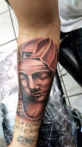 Tattoo Shop «Unbreakable Tattoo Studio», reviews and photos, 615 E Lohman Ave, Las Cruces, NM 88001, USA