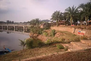 Wisata Ndoro Putri (view jembatan way sekampung) image