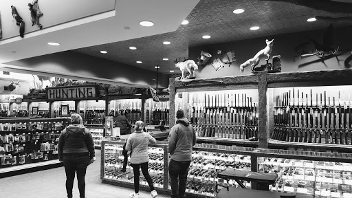 Sporting Goods Store «Bass Pro Shops», reviews and photos, 300 Cincinnati Mills Dr, Cincinnati, OH 45240, USA