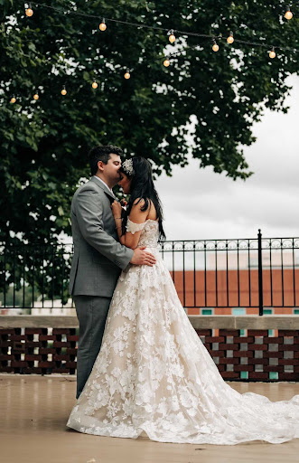 Bridal Shop «Fabulous Frocks Bridal», reviews and photos, 1207 W 47th St, Kansas City, MO 64112, USA