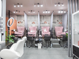 Nail & Brow Bar Mon Lis