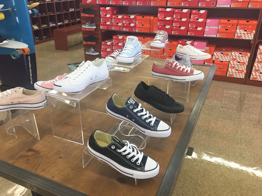 Shoe Store «Shoe City - Lawndale», reviews and photos, 16809 Hawthorne Blvd # 3706422, Lawndale, CA 90260, USA