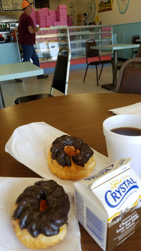 Donut Shop «Blue Pantry Donuts», reviews and photos, 741 Colusa Ave, Yuba City, CA 95991, USA