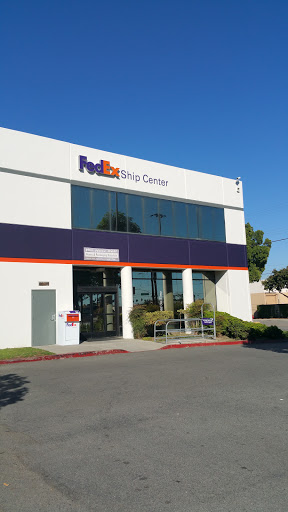 Shipping and Mailing Service «FedEx Ship Center», reviews and photos, 18115 S Main St, Gardena, CA 90248, USA