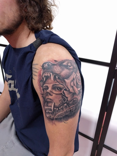 Tattoo Shop «Sarenity Tattoo & Piercing in Birchwood Mall», reviews and photos, 4350 24th Ave, Fort Gratiot Twp, MI 48059, USA