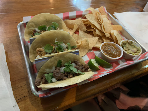 Bar & Grill «The Warehouse Bar & Grill», reviews and photos, 3346 S Peoria Ave, Tulsa, OK 74105, USA