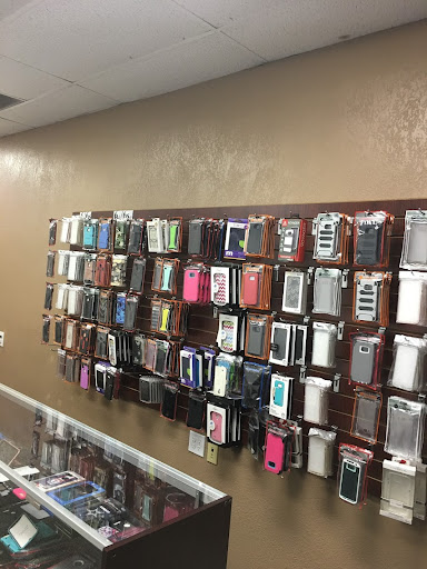 Mobile Phone Repair Shop «iPhone Repair Rowlett/Rockwall |iPhone,iPad,Samsung,LG|Unlock», reviews and photos, 3358 Lakeview Pkwy, Rowlett, TX 75088, USA