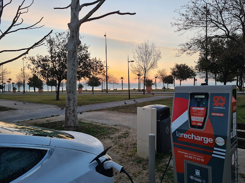 Borne de recharge de véhicules électriques larecharge Charging Station Berre-l'Étang