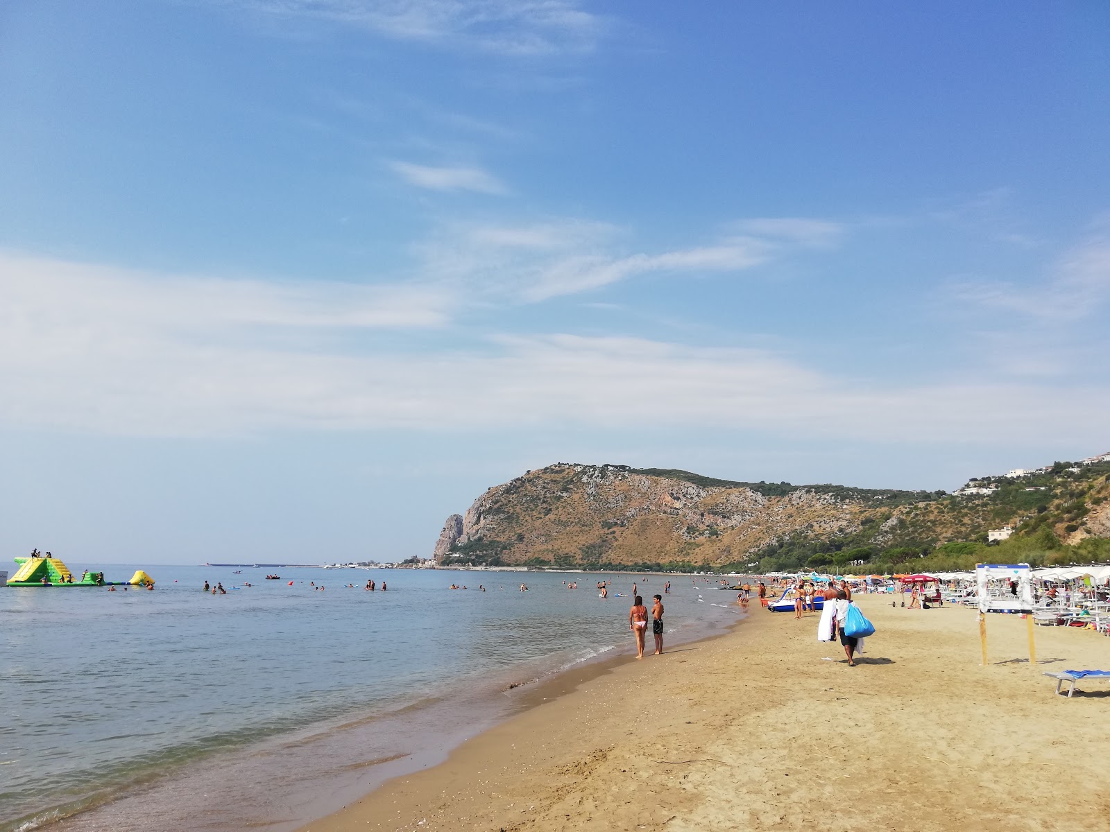 Fotografie cu Fiumetta beach cu nivelul de curățenie in medie