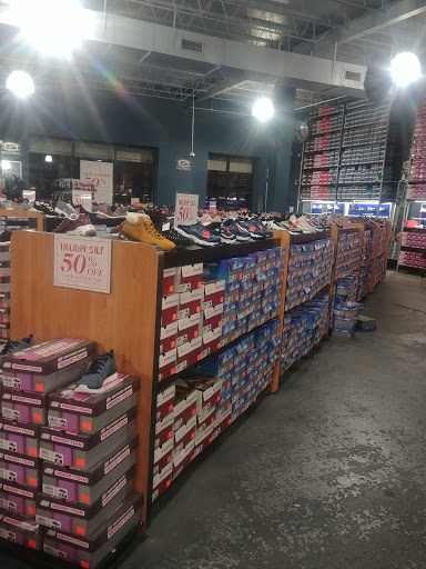 Shoe Store «SKECHERS Factory Outlet», reviews and photos, 8460 Gulf Fwy, Houston, TX 77017, USA