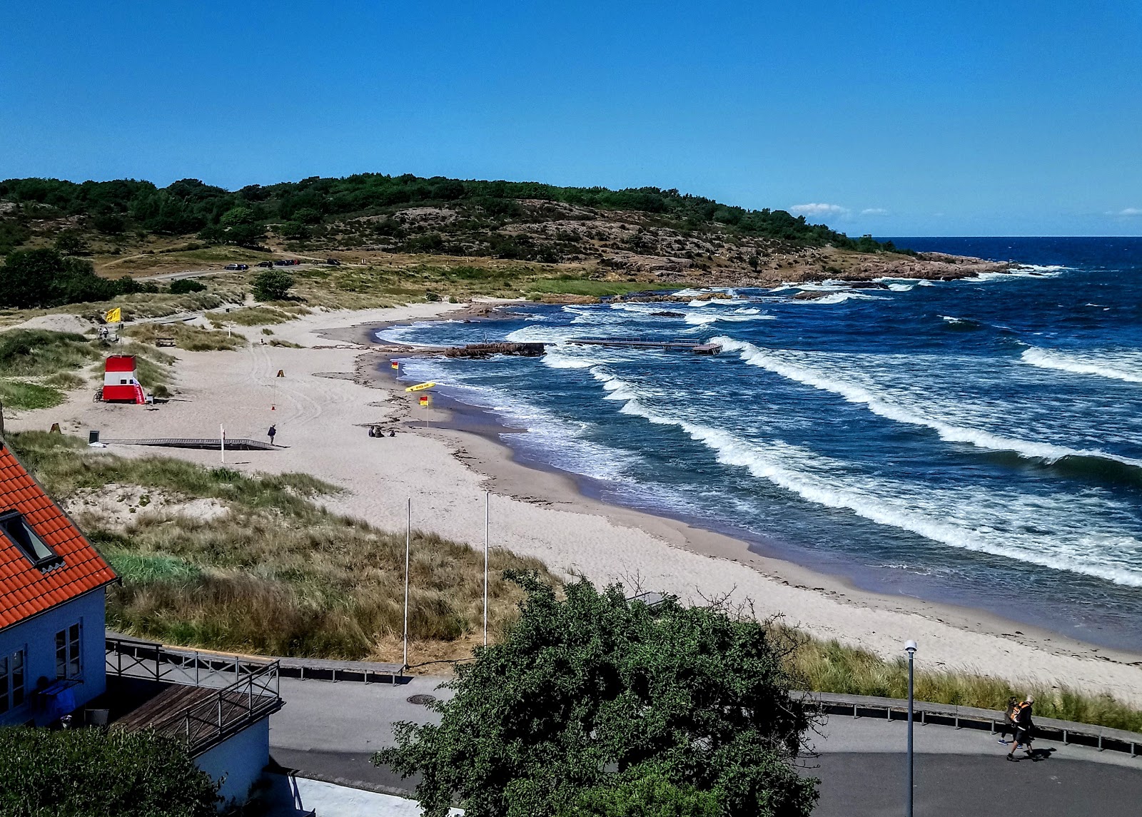 Foto von Sandvig Strand Bornholm mit sehr sauber Sauberkeitsgrad