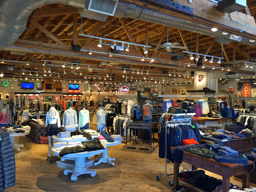 Clothing Store «E Street Denim Co Inc», reviews and photos, 1876 1st St, Highland Park, IL 60035, USA