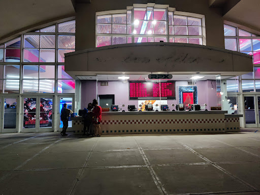 Movie Theater «Regal Cinemas Winter Park Village 20 & RPX», reviews and photos, 510 N Orlando Ave, Winter Park, FL 32789, USA