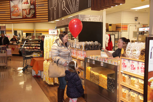 Grocery Store «Strack & VanTil Food Market», reviews and photos, 2168 W US Hwy 30, Valparaiso, IN 46385, USA