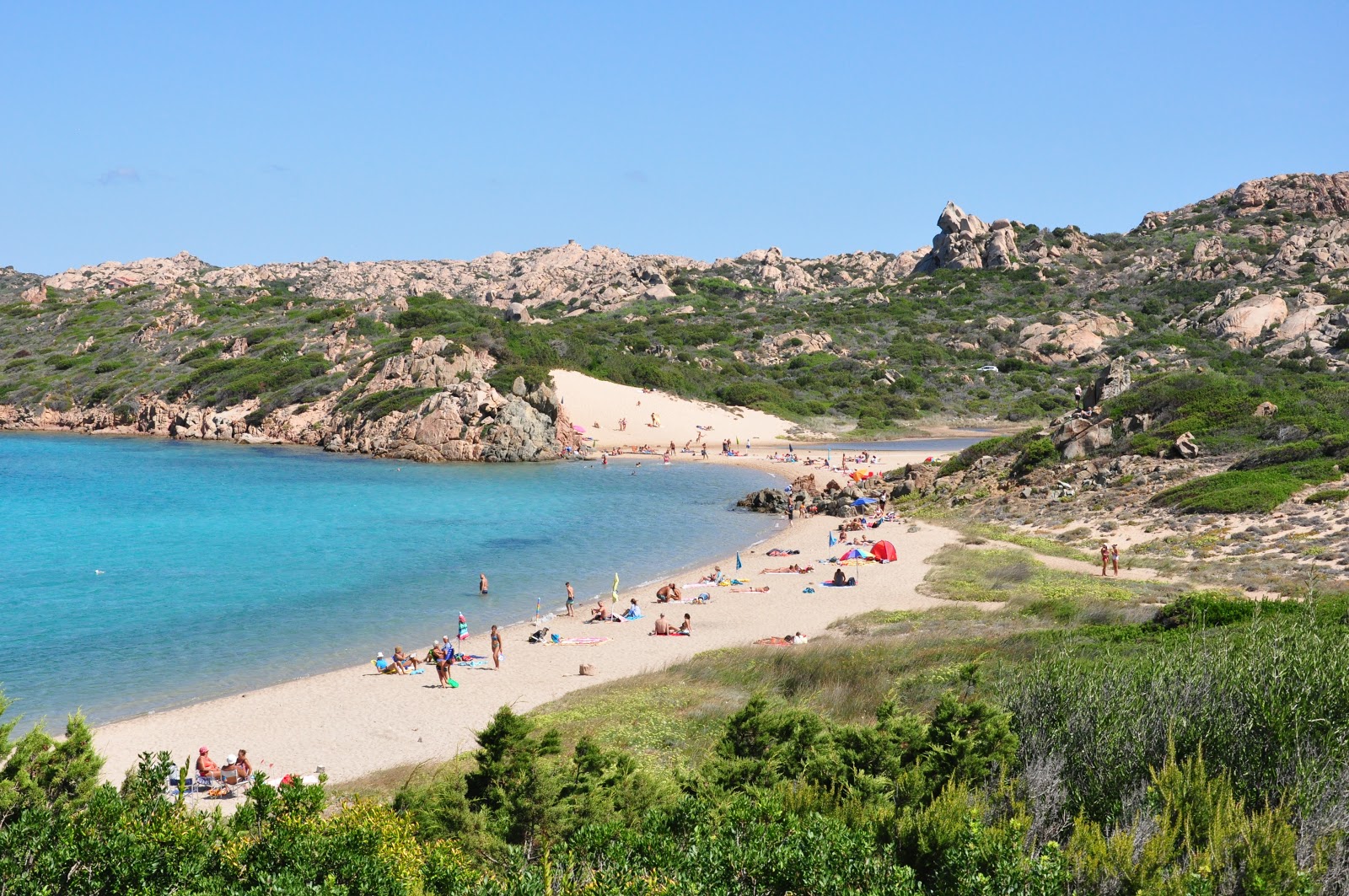 Φωτογραφία του Monti D'A Rena με ψιλά βότσαλα επιφάνεια