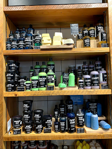 Shopping Mall «Fashion Island», reviews and photos, 401 Newport Center Dr, Newport Beach, CA 92660, USA