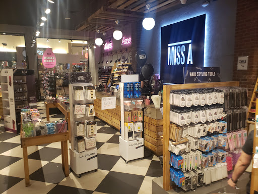 Cosmetics Store «MISS A», reviews and photos, 3000 Grapevine Mills Pkwy #424, Grapevine, TX 76051, USA