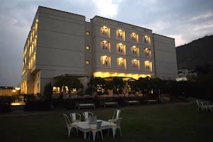 Hotel Paras Mahal image
