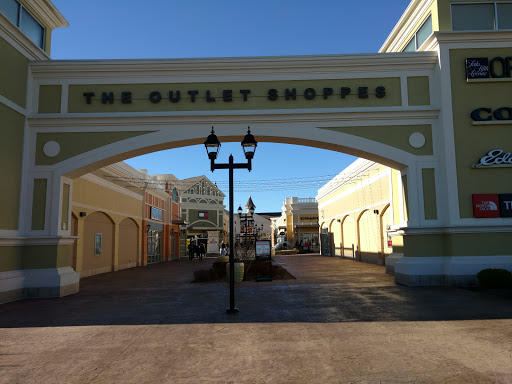 Clothing Store «The North Face Outlet», reviews and photos, 1155 Buck Creek Rd, Simpsonville, KY 40067, USA