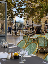 Atmosphère du Restaurant Le Grand Café à Bordeaux - n°2