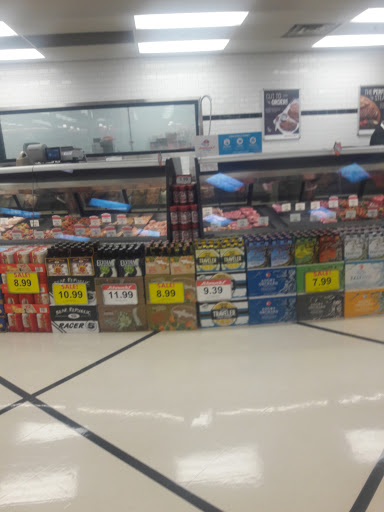 Grocery Store «Schnucks», reviews and photos, 200 N Vine St, Urbana, IL 61802, USA