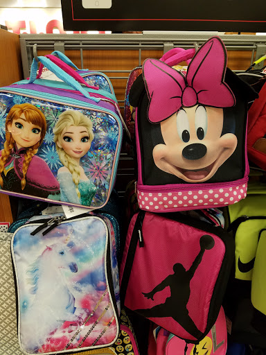 Shopping Mall «Vineyard Town Center Shopping Center», reviews and photos, 451 Vineyard Blvd, Morgan Hill, CA 95037, USA