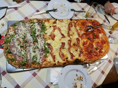 Pizzeria La Rondine Di Barone Andrea Contrada Aria Dei Lupi, Lago, CS 87035, Italia