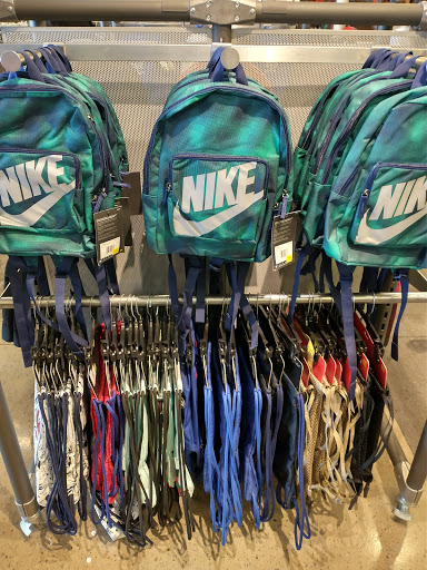 Clothing Store «Nike Factory Store», reviews and photos, 243 Tanger Dr Suite 243, Williamsburg, IA 52361, USA
