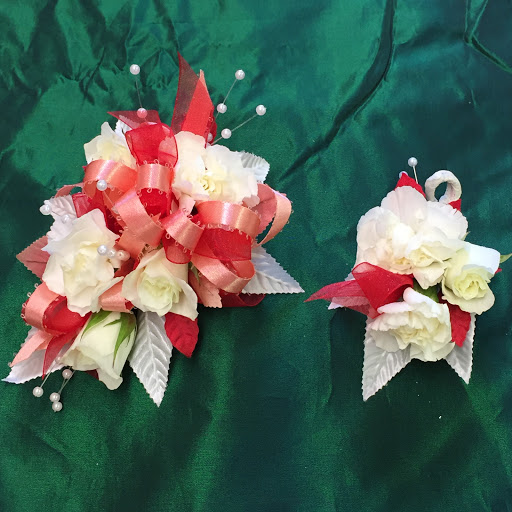 Florist «Happy Harvest Flowers & More», reviews and photos, 2886 Niles Cortland Rd NE, Cortland, OH 44410, USA