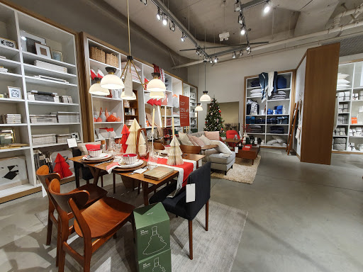 Furniture Store «west elm», reviews and photos, 248 E Colorado Blvd, Pasadena, CA 91101, USA