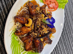 Light House Café ถนนพุทธสาคร