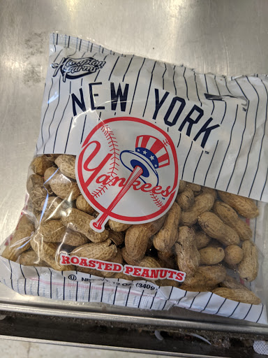 Grocery Store «Foodtown of Bainbridge», reviews and photos, 283 E 204th St, Bronx, NY 10467, USA