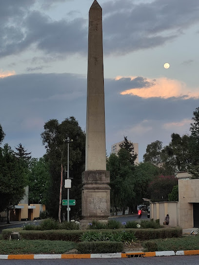 Obelisco Interlomas