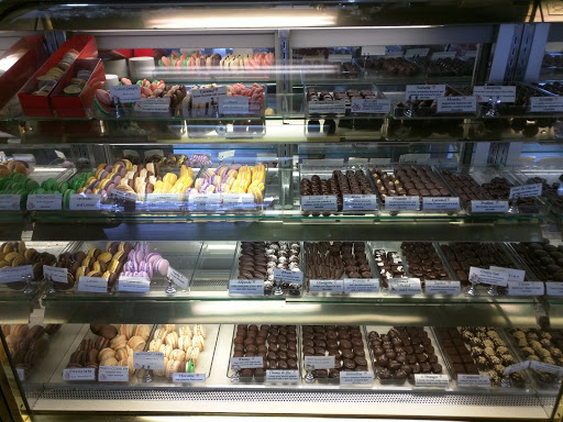 Pastry Shop «Au Peche Mignon», reviews and photos, 1415 Timberlane Rd, Tallahassee, FL 32312, USA