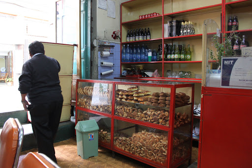Olive oil shops in La Paz
