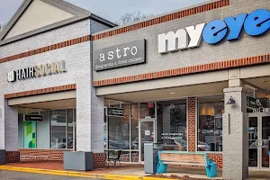 Astro Doughnuts & Fried Chicken image