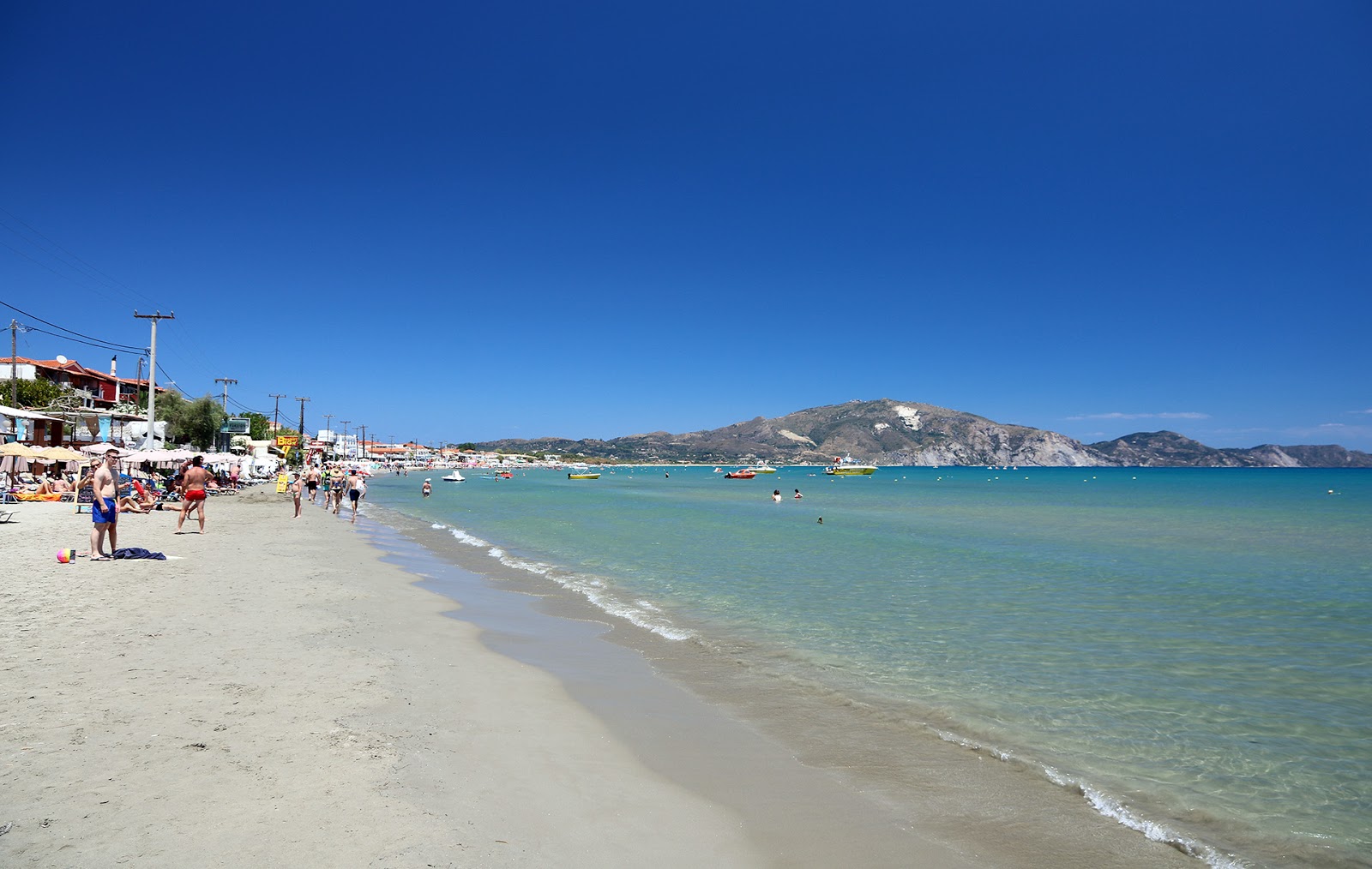Laganas Plajı II'in fotoğrafı parlak kum yüzey ile