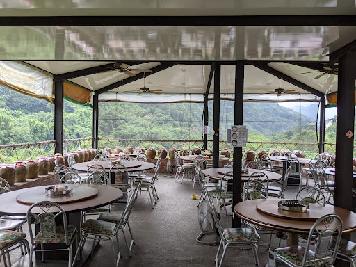 荒郊野外土雞城