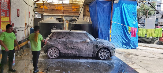 Auto lavado car wash y Estacionamiento Arza