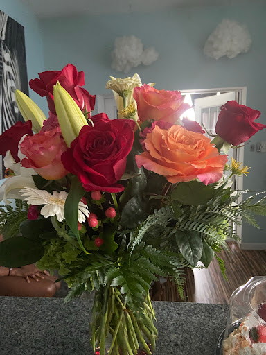 Florist «Flowers Etcetera By Denise», reviews and photos, 637 N 2nd St, Philadelphia, PA 19123, USA