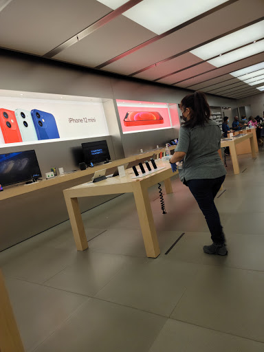 Computer Store «Apple Short Hills», reviews and photos, 1200 Morris Turnpike, Short Hills, NJ 07078, USA