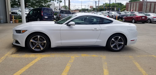 Used Car Dealer «Capital City Motor Company», reviews and photos, 2110 E University Ave, Des Moines, IA 50317, USA