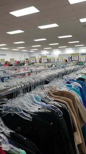 Thrift Store «Goodwill Centerville Retail Store», reviews and photos, 1650 St Matthews Ln, Manakin-Sabot, VA 23103, USA